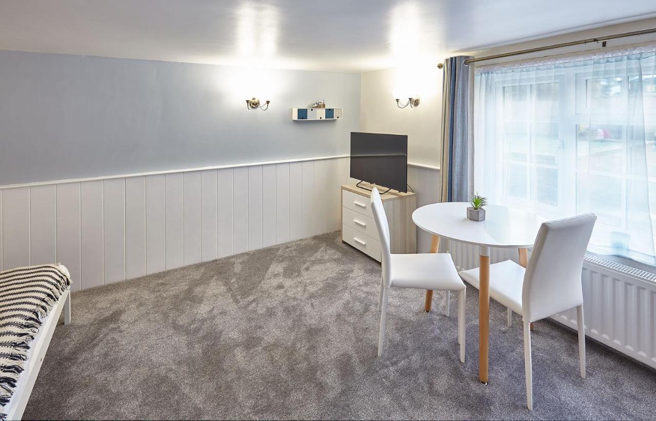 Host & Stay - Princess Place Studio Whitby Eksteriør billede