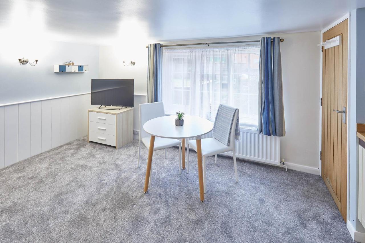 Host & Stay - Princess Place Studio Whitby Eksteriør billede