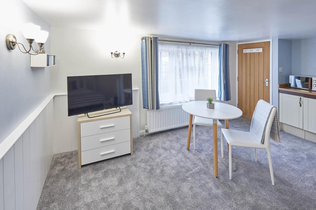 Host & Stay - Princess Place Studio Whitby Eksteriør billede