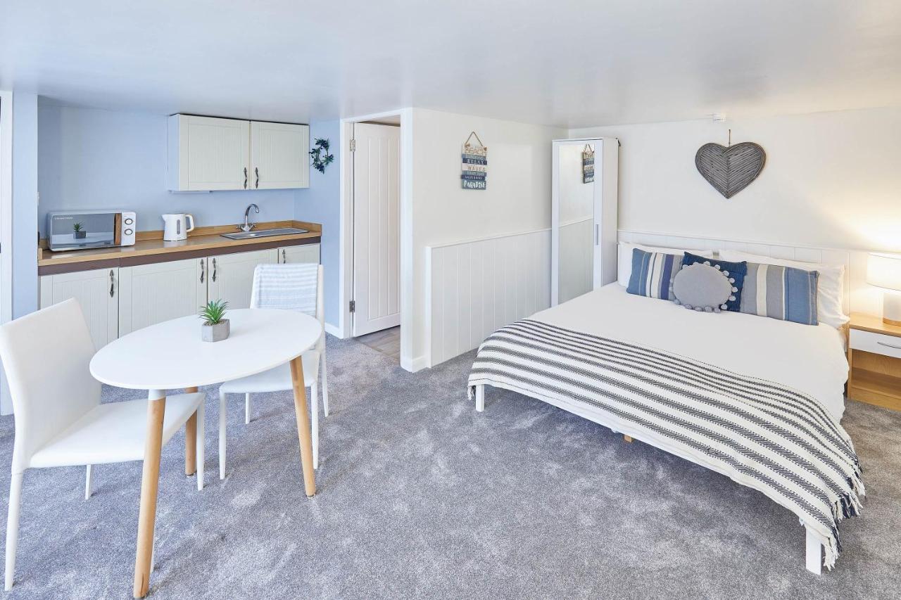 Host & Stay - Princess Place Studio Whitby Eksteriør billede