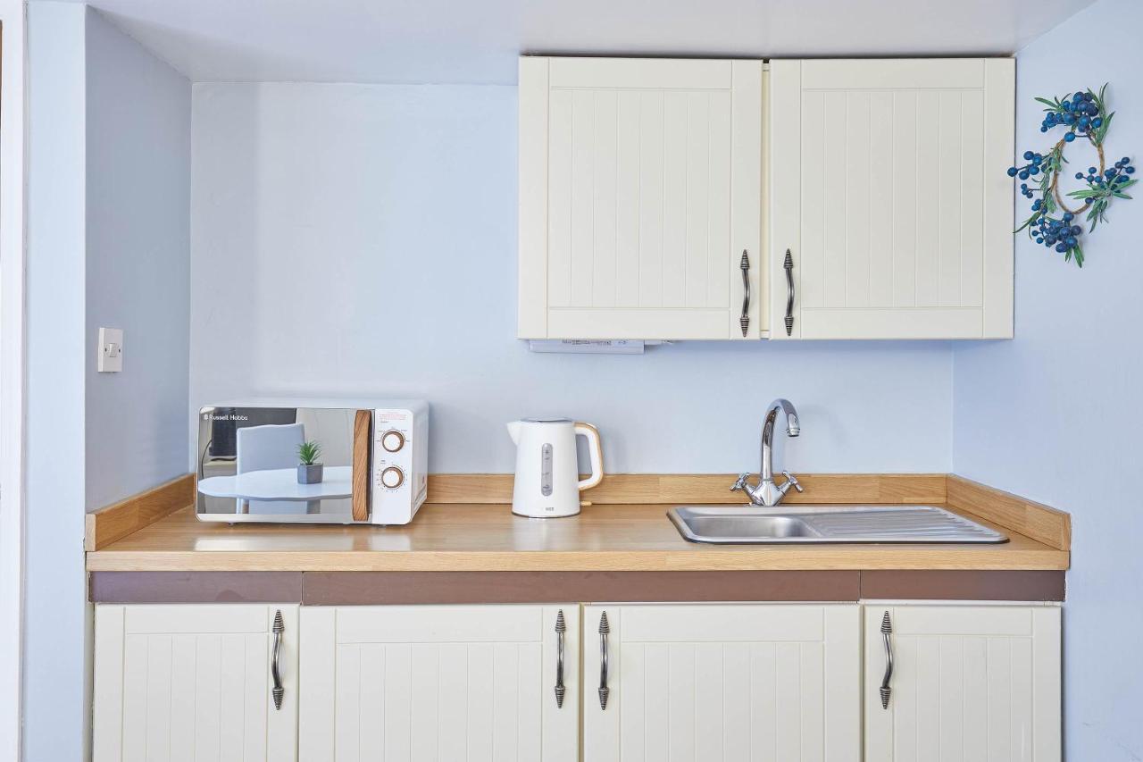 Host & Stay - Princess Place Studio Whitby Eksteriør billede