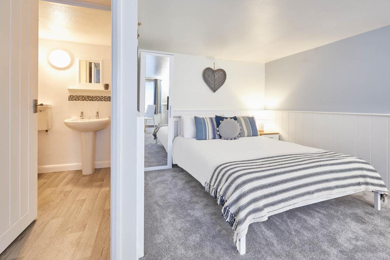 Host & Stay - Princess Place Studio Whitby Eksteriør billede