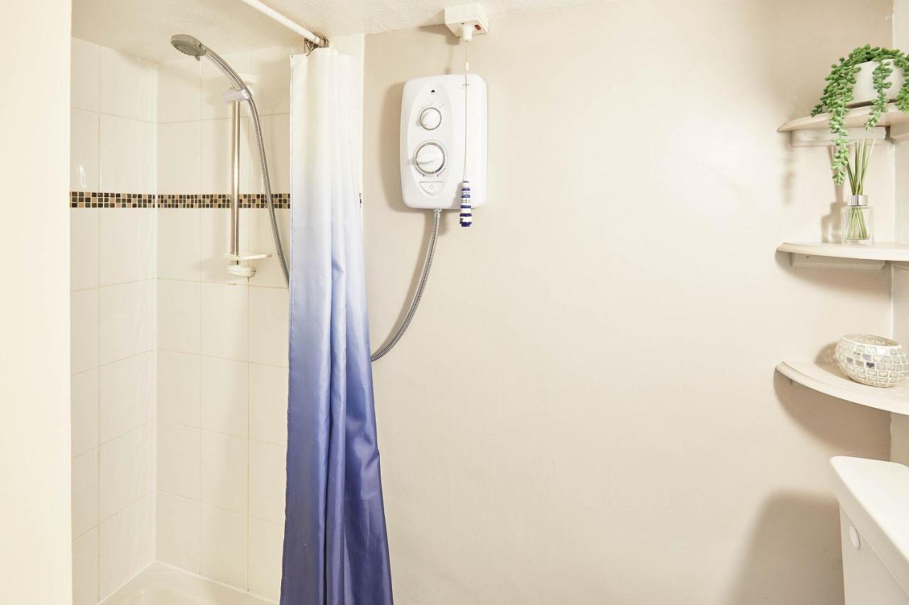 Host & Stay - Princess Place Studio Whitby Eksteriør billede